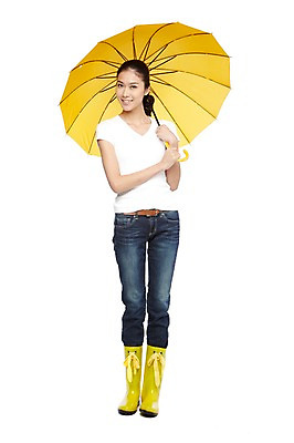 포토 JPG 스튜디오촬영 전신 외국인 해외기획촬영 라이프스타일 2012년태국 잡화 계절 여자 우산 날씨 실내 장화 한명 서기 미소 웃음 들기 누끼 사람 동양인 20대 성인 앞모습 캐주얼 여름 청바지 비 장마 여자만 여자한명만 성인여자만 청년만 청년여자만 성인한명만 청년여자한명만 성인여자한명만 성인만 국내포토 자연요소 1 옷 뷰포인트 신발 바지 모션 표정 인종 청년 내부 생활 비_날씨 파일형식