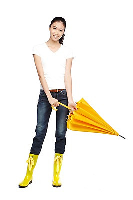 포토 JPG 스튜디오촬영 전신 외국인 해외기획촬영 라이프스타일 2012년태국 잡화 계절 여자 우산 날씨 실내 장화 한명 서기 미소 웃음 들기 누끼 사람 동양인 20대 성인 앞모습 캐주얼 여름 청바지 비 장마 여자만 여자한명만 성인여자만 청년만 청년여자만 성인한명만 청년여자한명만 성인여자한명만 성인만 국내포토 자연요소 1 옷 뷰포인트 신발 바지 모션 표정 인종 청년 내부 생활 비_날씨 파일형식