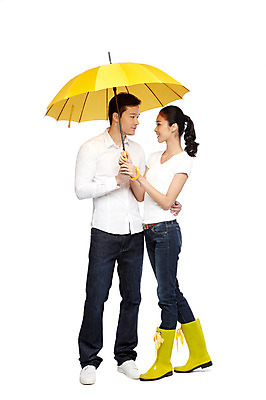 포토 JPG 스튜디오촬영 전신 서양인 외국인 해외기획촬영 라이프스타일 커플 2012년태국 잡화 계절 여자 남자 커플라이프 우산 날씨 실내 장화 서기 미소 웃음 들기 누끼 사람 동양인 20대 성인 두명 캐주얼 여름 마주보기 청바지 비 장마 청년만 성인만 국내포토 자연요소 옷 신발 바지 관계 모션 표정 인종 청년 내부 생활 비_날씨 파일형식