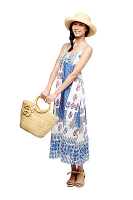 포토 JPG 스튜디오촬영 전신 외국인 해외기획촬영 모자 라이프스타일 2012년태국 계절 원피스 여자 여행 가방 휴가 실내 한명 서기 미소 웃음 들기 누끼 사람 동양인 20대 성인 여름 여름휴가 바캉스 웨지힐 여자만 여자한명만 성인여자만 청년만 청년여자만 성인한명만 청년여자한명만 성인여자한명만 성인만 국내포토 1 잡화 옷 구두 모션 표정 인종 청년 내부 생활 파일형식 여름_계절