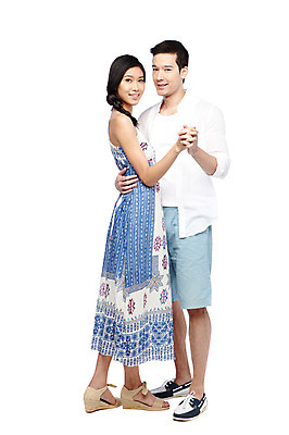 포토 JPG 스튜디오촬영 전신 서양인 외국인 해외기획촬영 라이프스타일 커플 2012년태국 계절 원피스 여자 남자 커플라이프 여행 휴가 실내 서기 미소 웃음 누끼 사람 동양인 20대 성인 두명 옆모습 캐주얼 여름 여름휴가 바캉스 손잡기 춤 커플댄스 청년만 성인만 국내포토 옷 뷰포인트 관계 모션 문화예술 표정 인종 청년 내부 생활 파일형식 여름_계절