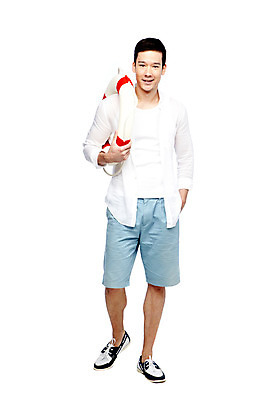 포토 JPG 스튜디오촬영 전신 서양인 외국인 해외기획촬영 라이프스타일 2012년태국 계절 남자 여행 물놀이 휴가 실내 한명 서기 미소 웃음 들기 누끼 사람 20대 성인 앞모습 캐주얼 여름 여름휴가 바캉스 놀이용품 튜브 남자만 남자한명만 성인남자만 청년만 청년남자만 청년남자한명만 성인한명만 성인남자한명만 성인만 국내포토 1 옷 뷰포인트 모션 놀이 표정 인종 청년 내부 생활 오브젝트 파일형식 여름_계절