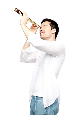 포토 JPG 스튜디오촬영 서양인 외국인 해외기획촬영 라이프스타일 응시 2012년태국 계절 남자 여행 휴가 실내 한명 서기 미소 웃음 들기 누끼 사람 상반신 20대 성인 옆모습 캐주얼 여름 여름휴가 바캉스 망원경 일안경 관찰 남자만 남자한명만 성인남자만 청년만 청년남자만 청년남자한명만 성인한명만 성인남자한명만 성인만 국내포토 1 시선 옷 뷰포인트 모션 표정 인종 청년 내부 생활 파일형식 여름_계절