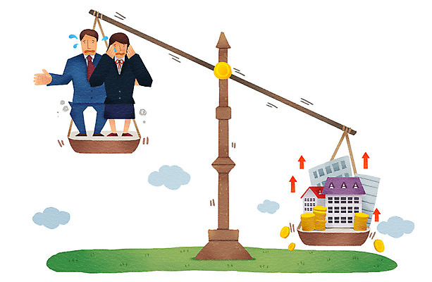 전신 PSD 구름 여자 남자 화살표 일러스트 비즈니스 저울 서기 사람 정장 성인 두명 건물 경제 동전 직장인 비즈니스맨 비즈니스우먼 무게 불황 경제불황 성인만 국내일러스트 자연요소 직업 건축물 옷 돈 모션 파일형식