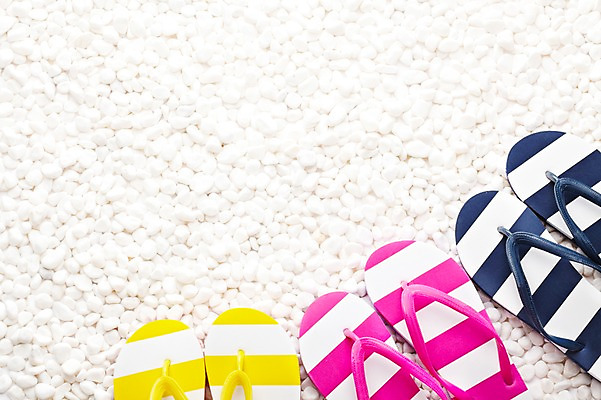 포토 JPG 스튜디오촬영 잡화 계절 백그라운드 신발 무늬 휴가 슬리퍼 안내 프레임 바캉스용품 실내 틀 풍경 근접촬영 사람없음 여름 여름휴가 바캉스 줄무늬 돌_바위 조약돌 알림 오브젝트 세켤레 국내포토 뷰포인트 내부 파일형식 여름_계절