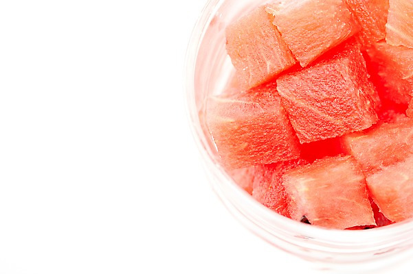 포토 JPG 스튜디오촬영 열매 컬러 과일 식재료 여름음식 잔 수박 실내 누끼 근접촬영 사람없음 컵 빨간색 농작물 달콤 시원함 담기 슬라이스 제철음식 제철과일 과채 국내포토 식물 식기 음식 뷰포인트 농업 채소 모션 내부 맛 제철 파일형식 여름_계절