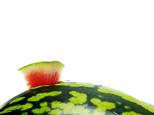 포토 JPG 스튜디오촬영 열매 컬러 과일 식재료 표면 수박 실내 누끼 근접촬영 사람없음 빨간색 초록색 농작물 껍질 달콤 시원함 슬라이스 과채 국내포토 식물 뷰포인트 농업 채소 내부 맛 파일형식