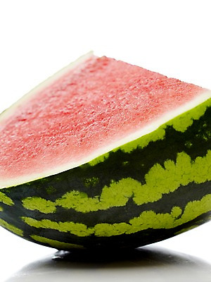 포토 JPG 스튜디오촬영 열매 컬러 과일 식재료 단면 여름음식 수박 실내 누끼 근접촬영 사람없음 아웃포커스 빨간색 초록색 농작물 껍질 달콤 시원함 슬라이스 제철음식 제철과일 과채 국내포토 식물 음식 뷰포인트 농업 채소 촬영기법 내부 맛 제철 파일형식 여름_계절