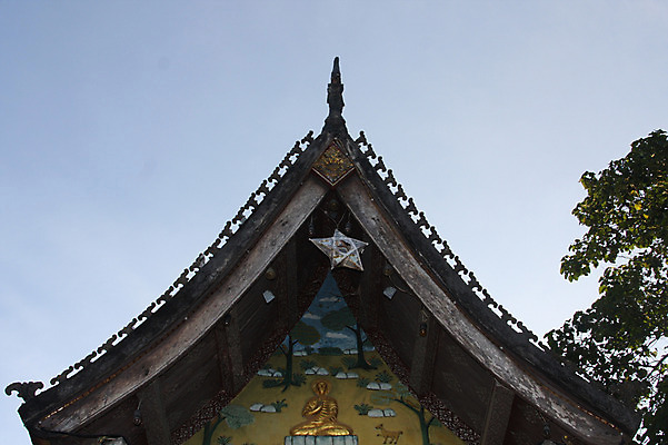 포토 JPG 주간 나무 식물 해외풍경 해외 건축물 아시아 종교 고건축 불교 해외건축 종교시설 하늘 지붕 풍경 사람없음 야외 동양건축 사찰 사원 불상 벽화 그림 라오스 국내포토 자연요소 건축 나라 종교건축 시설 파일형식 동양