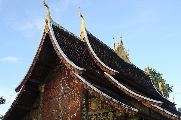 포토 JPG 주간 구름 해외풍경 해외 건축물 아시아 종교 고건축 불교 해외건축 종교시설 하늘 지붕 풍경 사람없음 야외 동양건축 사찰 사원 라오스 국내포토 자연요소 건축 나라 종교건축 시설 파일형식 동양