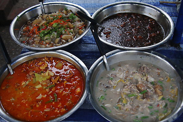 포토 JPG 해외풍경 해외 그릇 아시아 음식 반찬 사람없음 대접 시장 국자 라오스 재래시장 반찬가게 전통시장 국내포토 전통 식기 나라 주방용품 풍경 상점 파일형식