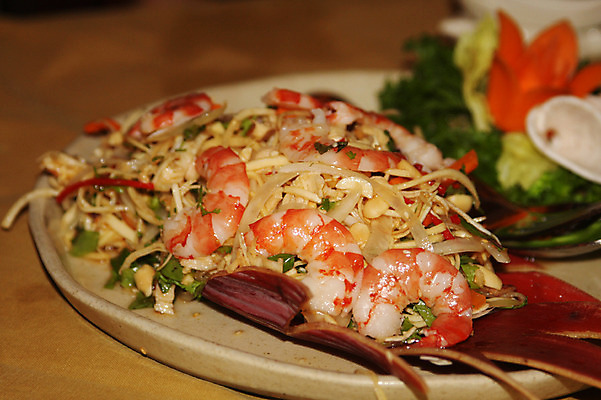 포토 JPG 해외 그릇 아시아 음식 채소 탁자 쟁반 실내 사람없음 아웃포커스 장식 해산물 볶음 베트남 야채볶음 하노이 국내포토 식기 나라 가구 촬영기법 내부 동남아시아 파일형식