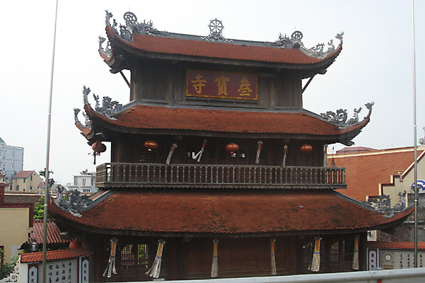 포토 JPG 주간 해외풍경 해외 건축물 아시아 로우앵글 거리 주택 간판 알림판 거리풍경 풍경 사람없음 야외 건물 상점 식당 현수막 정자 베트남 하노이 국내포토 자연요소 건축 나라 뷰포인트 동남아시아 파일형식