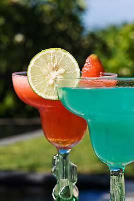 포토 JPG 주간 해외풍경 해외 아시아 음료 음식 조각 딸기 잔 사람없음 야외 아웃포커스 장식 주스 과일주스 발리 인도네시아 라임 트로피컬아트 국내포토 자연요소 식기 나라 섬 과일 촬영기법 풍경 그림 파일형식