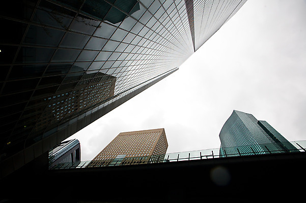 포토 JPG 주간 해외풍경 해외 아시아 로우앵글 창문 유리 하늘 외벽 풍경 빌딩 사람없음 야외 건물 인테리어 도시풍경 반사 일본 고층빌딩 도시 도쿄 롯본기 국내포토 자연요소 건축물 디자인 나라 벽 뷰포인트 재질 파일형식