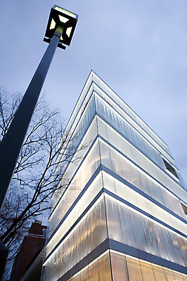 포토 JPG 나무 해외 건축물 외관 건축 아시아 로우앵글 가로등 창문 유리 하늘 조명 거리 거리풍경 풍경 빌딩 사람없음 야외 건물 인테리어 일본 야간 국내포토 자연요소 식물 디자인 공공시설 나라 뷰포인트 재질 파일형식