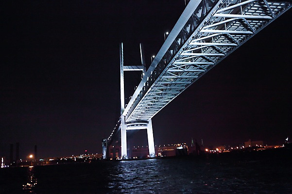 포토 JPG 해외풍경 해외 시설물 건축물 아시아 바다 로우앵글 야경 조명 사람없음 야외 빛 도시풍경 일본 어둠 요코하마 가교 국내포토 건축 나라 뷰포인트 풍경 도시 야간 파일형식 풍경_경치