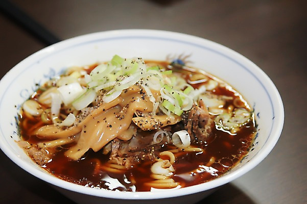 포토 JPG 그릇 아시아 음식 젓가락 탁자 사람없음 아웃포커스 면류 면 고명 국수 담기 깨 국물 파 도야마 육수 한그릇 일본음식 국내포토 1 식기 나라 가구 채소 식재료 모션 촬영기법 수저 일본 조미료 파일형식