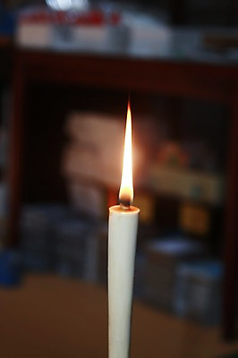 포토 JPG 아시아 일본문화 초 촛불 불 실내 밝음 근접촬영 사람없음 아웃포커스 빛 일본 어둠 오브젝트 촛대 도야마 국내포토 자연요소 동양문화 나라 뷰포인트 외국문화 촬영기법 내부 파일형식