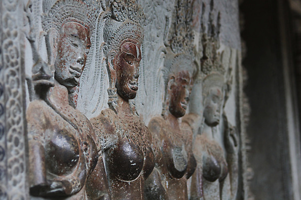 포토 JPG 해외풍경 해외 건축물 아시아 벽 조각 불교 건축양식 유적지 실내 석조 외벽 미술 풍경 사람없음 아웃포커스 관광지 돌_바위 빈티지 사찰 사원 캄보디아 부조 앙코르와트 브라만교 조각_조소 국내포토 건축 나라 종교 여행 컨셉 고건축 비즈니스 종교건축 문화예술 촬영기법 내부 조소 파일형식