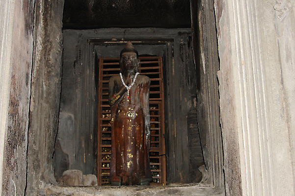 포토 JPG 해외풍경 해외 건축물 아시아 종교 벽 불교 건축양식 유적지 실내 석조 외벽 풍경 사람없음 내부 관광지 조각상 빈티지 사찰 사원 동굴 불상 캄보디아 앙코르와트 브라만교 국내포토 건축 나라 여행 컨셉 고건축 종교건축 조형물 파일형식