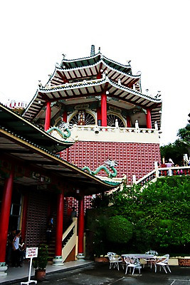 포토 JPG 주간 나무 식물 해외풍경 해외 건축물 아시아 로우앵글 의자 건축양식 탁자 지붕 세부 필리핀 풍경 야외 건물 관광지 사찰 사원 조경 도교사원 팔각정 국내포토 자연요소 건축 나라 뷰포인트 여행 가구 비즈니스 종교건축 동남아시아 정자_건축물 파일형식