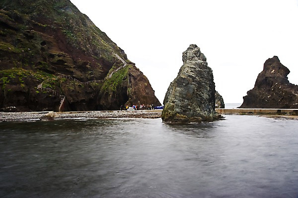 포토 JPG 주간 아시아 바다 섬 자연 한국 풍경 사람없음 야외 돌_바위 바위 독도 국내포토 자연요소 나라 생태계 파일형식