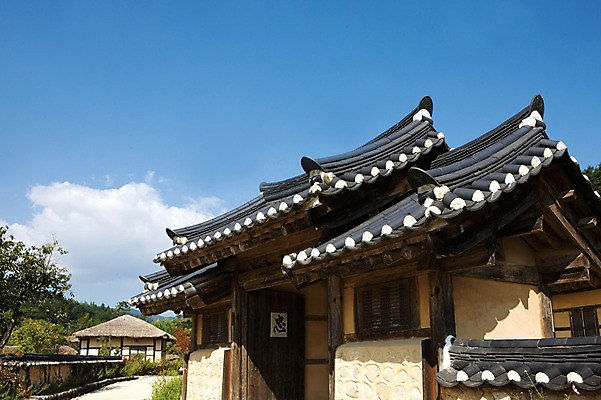 포토 JPG 주간 나무 식물 구름 아시아 고건축 풍경 사람없음 야외 건물 선비촌 영주 국내포토 자연요소 한국전통 건축물 나라 경상북도 파일형식