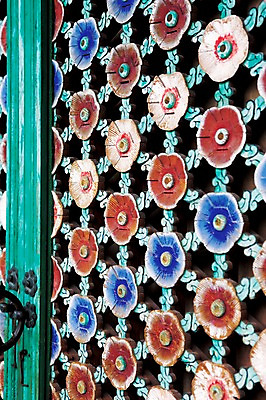 포토 JPG 주간 문양 아시아 백그라운드 무늬 종교건축 한국 사람없음 야외 문 사찰 문살 김제 국내포토 자연요소 건축 나라 파일형식