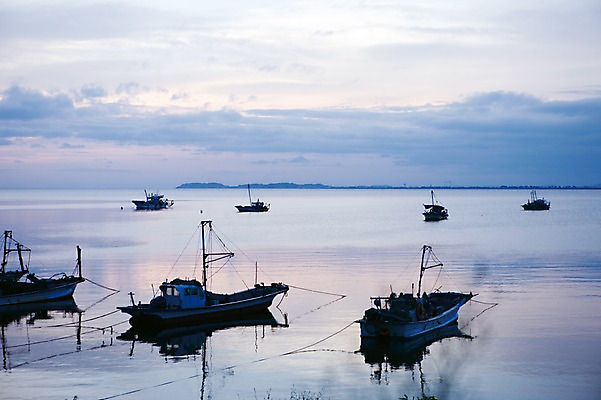 포토 JPG 주간 구름 아시아 교통수단 바다 하늘 한국 풍경 사람없음 야외 김제 선박 국내포토 자연요소 나라 교통 수상교통 파일형식