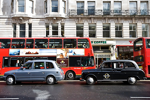 포토 JPG 주간 해외풍경 해외 건축물 유럽 도로 교통수단 자동차 영국 거리 버스 풍경 사람없음 야외 건물 런던 이층버스 관광버스 국내포토 자연요소 건축 나라 길 육상교통 교통 교통시설 대중교통 파일형식