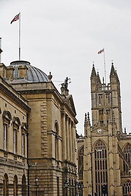 포토 JPG 주간 해외풍경 해외 건축물 유럽 고건축 건축양식 영국 웨일즈 풍경 사람없음 야외 건물 도시풍경 탑 깃발 도시 국기 시계탑 국내포토 자연요소 건축 나라 파일형식