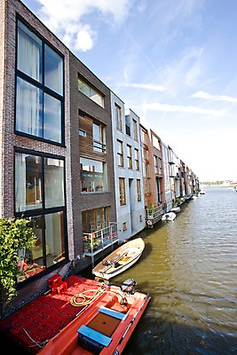 포토 JPG 주간 구름 해외풍경 해외 외관 유럽 수상교통 창문 하늘 주택 풍경 사람없음 야외 건물 인테리어 강 맑음 원근감 보트 네덜란드 수상가옥 네델란드 선박 국내포토 자연요소 건축물 디자인 나라 교통수단 뷰포인트 배_교통 날씨 파일형식