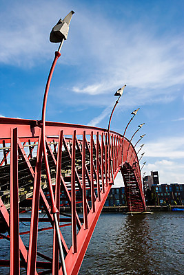 포토 JPG 구름 해외풍경 해외 유럽 로우앵글 가로등 하늘 조명 풍경 사람없음 강 계단 맑음 다리 네덜란드 네델란드 가교 국내포토 자연요소 건축물 공공시설 나라 뷰포인트 날씨 파일형식