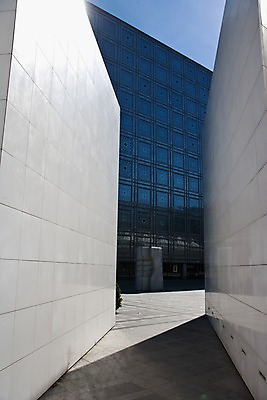 포토 JPG 주간 해외풍경 해외 건축물 외관 유럽 문화 예술 거리 거리풍경 외벽 빌딩 사람없음 야외 건물 인테리어 조형물 프랑스 도서관 아랍 파리_프랑스 문화센터 국내포토 자연요소 디자인 교육 건축 나라 벽 미술 풍경 센터 파일형식