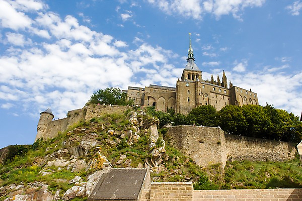 포토 JPG 주간 나무 식물 구름 해외풍경 해외 건축물 외관 건축 유럽 종교 로우앵글 창문 종교시설 하늘 외벽 풍경 사람없음 야외 건물 관광지 인테리어 맑음 천주교 세계문화유산 프랑스 돌_바위 바위 성 중세 파리_프랑스 수도원 몽생미셀 국내포토 자연요소 디자인 나라 벽 뷰포인트 여행 날씨 문화재 역사 시설 파일형식