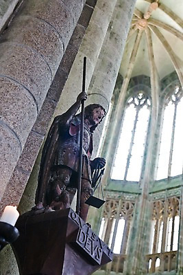 포토 JPG 주간 해외풍경 해외 건축물 유럽 종교 예술 로우앵글 실내 풍경 사람없음 건물 아웃포커스 관광지 인테리어 동상 조각상 세계문화유산 프랑스 기둥 중세 천장 파리_프랑스 수도원 몽생미셀 국내포토 자연요소 디자인 건축 나라 뷰포인트 여행 촬영기법 내부 조형물 문화재 역사 기념물 파일형식