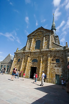 포토 JPG 주간 구름 해외풍경 해외 건축물 여자 남자 건축 유럽 종교 어린이 로우앵글 종교시설 하늘 사람 풍경 여러명 성인 야외 건물 관광지 여행객 탑 맑음 천주교 세계문화유산 프랑스 중세 파리_프랑스 수도원 종탑 몽생미셀 국내포토 자연요소 나라 뷰포인트 여행 다수 날씨 문화재 역사 시설 파일형식