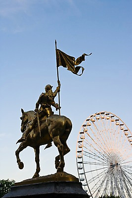 포토 JPG 주간 해외풍경 해외 유럽 예술 로우앵글 조각 하늘 미술 풍경 사람없음 야외 도시풍경 조각상 맑음 프랑스 도시 놀이기구 광장 대관람차 파리_프랑스 기마상 콩코드광장 조각_조소 국내포토 자연요소 나라 뷰포인트 날씨 문화예술 조형물 조소 파일형식