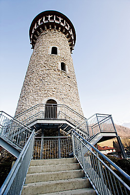 포토 JPG 주간 해외풍경 해외 건축물 유럽 로우앵글 풍경 사람없음 야외 계단 프랑스 성 앙시 국내포토 자연요소 건축 나라 뷰포인트 파일형식