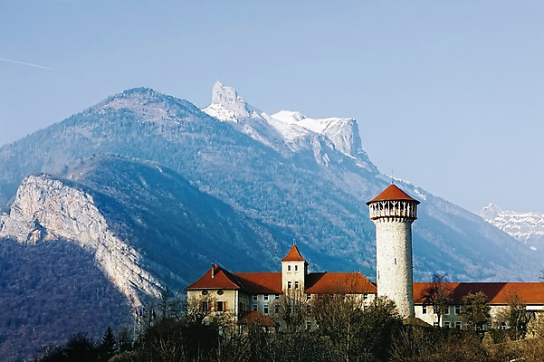 포토 JPG 주간 나무 식물 해외풍경 해외 건축물 유럽 자연 산 풍경 사람없음 야외 프랑스 성 앙시 국내포토 자연요소 건축 나라 생태계 파일형식