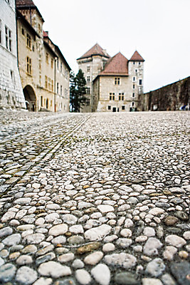포토 JPG 주간 해외풍경 해외 건축물 유럽 길 백그라운드 거리 근접촬영 사람없음 야외 아웃포커스 프랑스 앙시 국내포토 자연요소 건축 나라 뷰포인트 촬영기법 풍경 파일형식