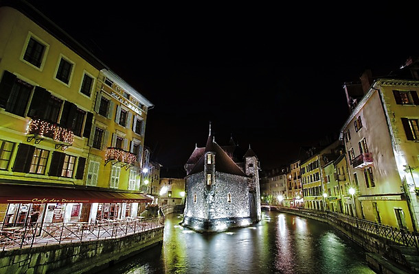 포토 JPG 주간 해외풍경 해외 건축물 유럽 야경 조명 사람없음 야외 울타리 강 프랑스 앙시 국내포토 자연요소 건축 나라 풍경 담장 야간 파일형식 풍경_경치