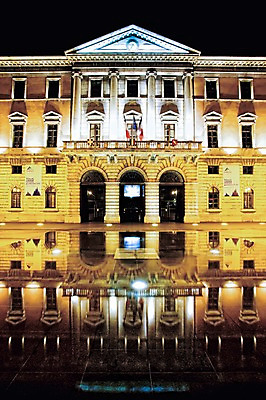 포토 JPG 해외풍경 해외 건축물 유럽 야경 조명 사람없음 야외 물 반사 프랑스 성 앙시 국내포토 자연요소 건축 나라 풍경 야간 파일형식 풍경_경치