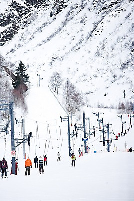 포토 JPG 주간 전신 나무 식물 해외풍경 해외 계절 남자 유럽 겨울 자연 스키 산 서기 사람 풍경 여러명 야외 설원 프랑스 눈 리프트 샤모니 남자만 국내포토 자연요소 나라 다수 모션 날씨 겨울스포츠 눈_날씨 생태계 파일형식