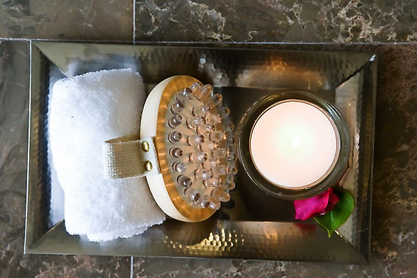 포토 JPG 식물 꽃 백그라운드 촛불 쟁반 실내 사람없음 수건 도구 오브젝트 스파용품 괌 국내포토 초 내부 위생용품 스파 오세아니아 파일형식