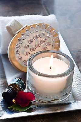 포토 JPG 꽃 백그라운드 초 촛불 쟁반 실내 근접촬영 사람없음 아웃포커스 수건 도구 오일 오브젝트 아로마 스파용품 괌 국내포토 식물 음식 뷰포인트 촬영기법 내부 위생용품 스파 화장품 오세아니아 파일형식