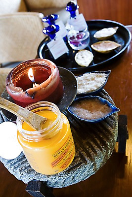 포토 JPG 주간 백그라운드 재료 초 촛불 탁자 쟁반 실내 근접촬영 사람없음 아웃포커스 소파 숟가락 오브젝트 스파용품 괌 국내포토 자연요소 뷰포인트 가구 의자 촬영기법 수저 내부 스파 오세아니아 파일형식