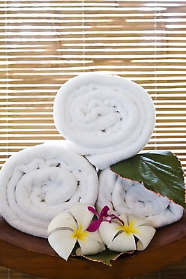 포토 JPG 식물 꽃 백그라운드 탁자 실내 사람없음 장식 수건 쌓기 커튼 오브젝트 스파용품 괌 국내포토 가구 모션 내부 위생용품 스파 오세아니아 파일형식