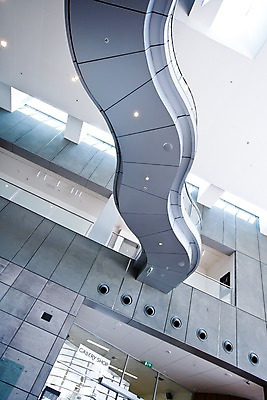 포토 JPG 시설물 로우앵글 조명 실내 풍경 사람없음 건물 인테리어 오세아니아 뉴질랜드 구름다리 가교 국내포토 건축물 디자인 나라 뷰포인트 내부 다리_건축물 파일형식